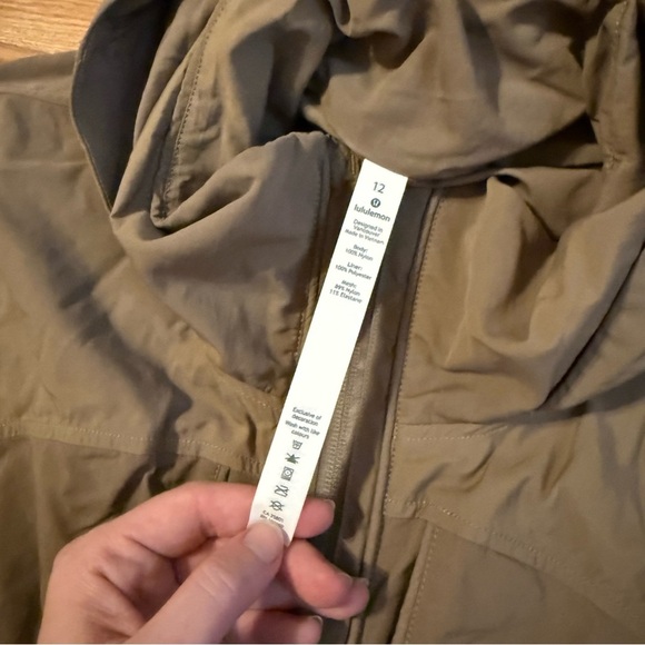 Lululemon Women’s Tactical Jacket Size 12 - Picture 5 of 5